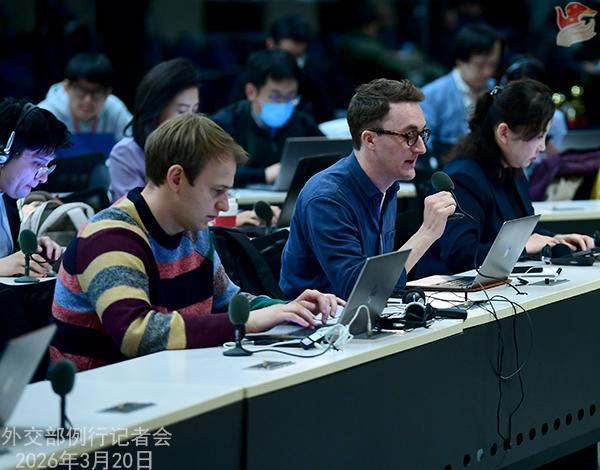 外交部例行记者会亮点纷呈;林剑详解高层访问意图;中非合作迎来新机遇 新闻 外交部例行记者会亮点纷呈;林剑详解高层访问意图;中非合作迎来新机遇 新闻