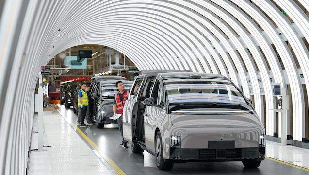 资本市场的周期律:财报季背后的价值重构与博弈逻辑 股票财经