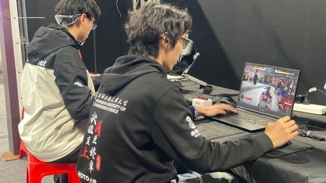 代码与钢铁的共鸣：揭开RoboMaster赛场背后的成长真相