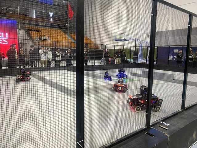 代码与钢铁的共鸣:揭开RoboMaster赛场背后的成长真相 情感心理